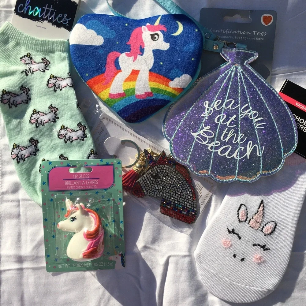 UNICORN SOCKS & LIP GLOSS & MORE